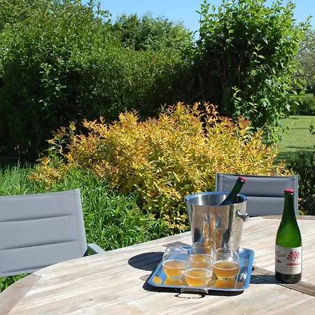 Le Clos Des Pommiers, D'hotes & Bed and breakfast Tracy-sur-Mer